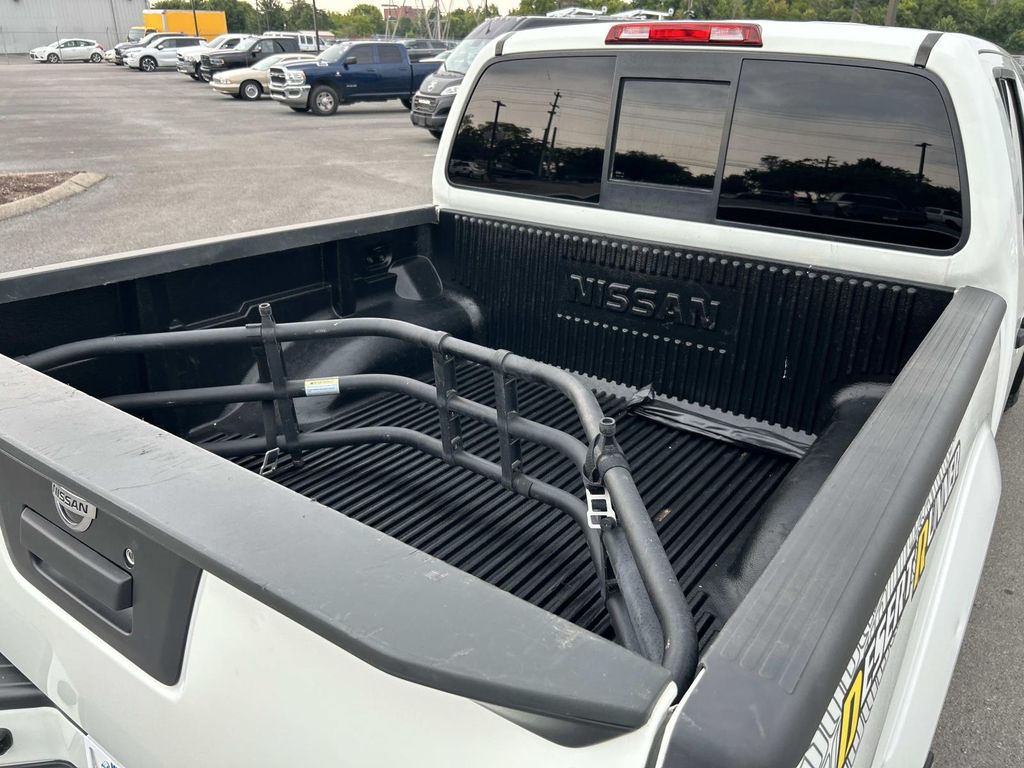 Vehicle photo 14