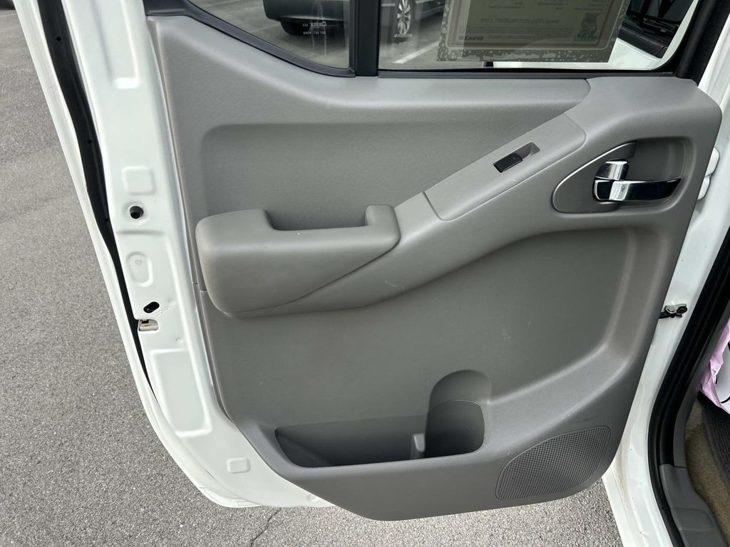 Vehicle photo 25