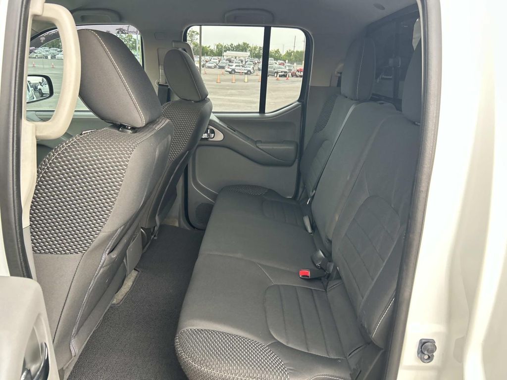 Vehicle photo 23