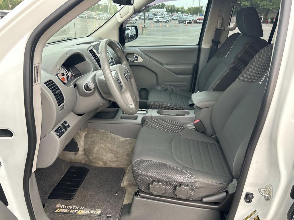 Vehicle photo 26