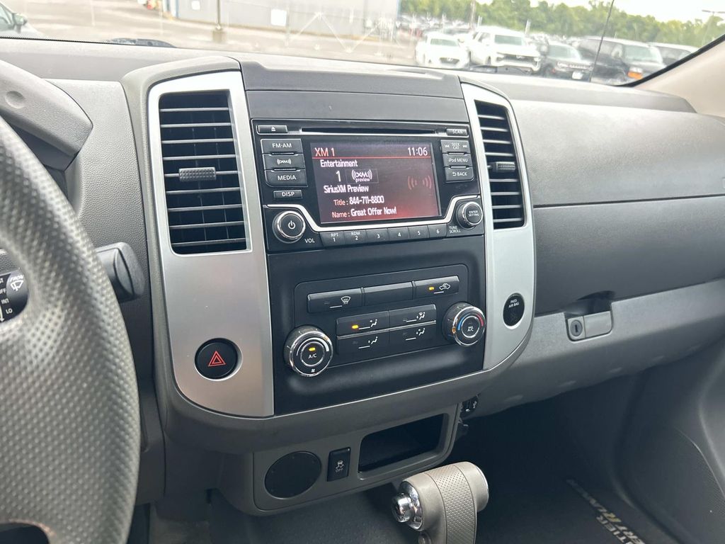 Vehicle photo 28