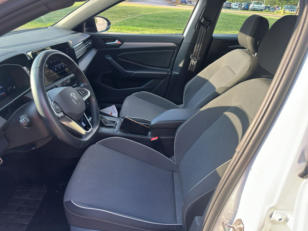 Used 2025 Volkswagen Jetta Sedan