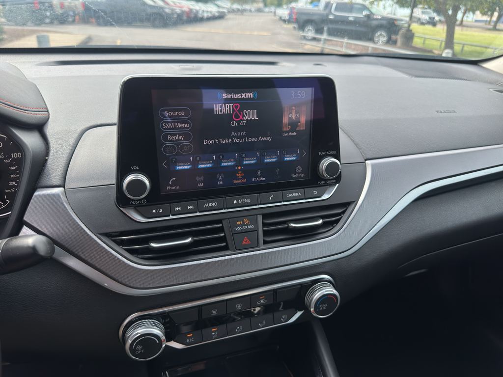 Used 2024 Nissan Altima Sedan