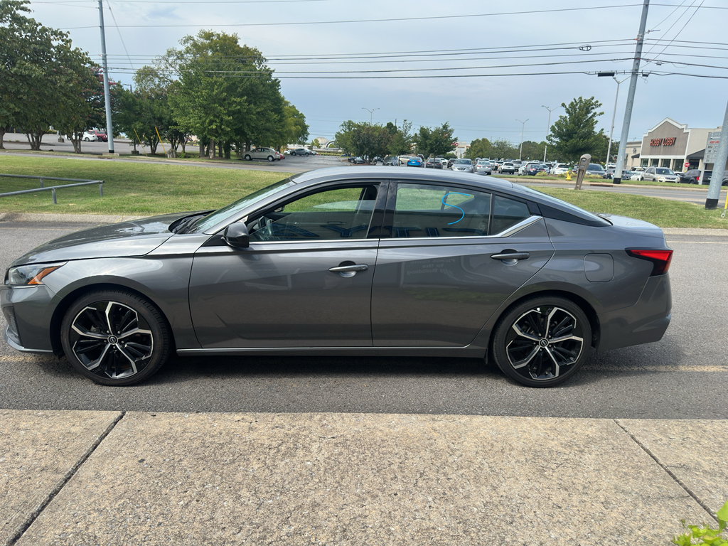 Used 2024 Nissan Altima Sedan