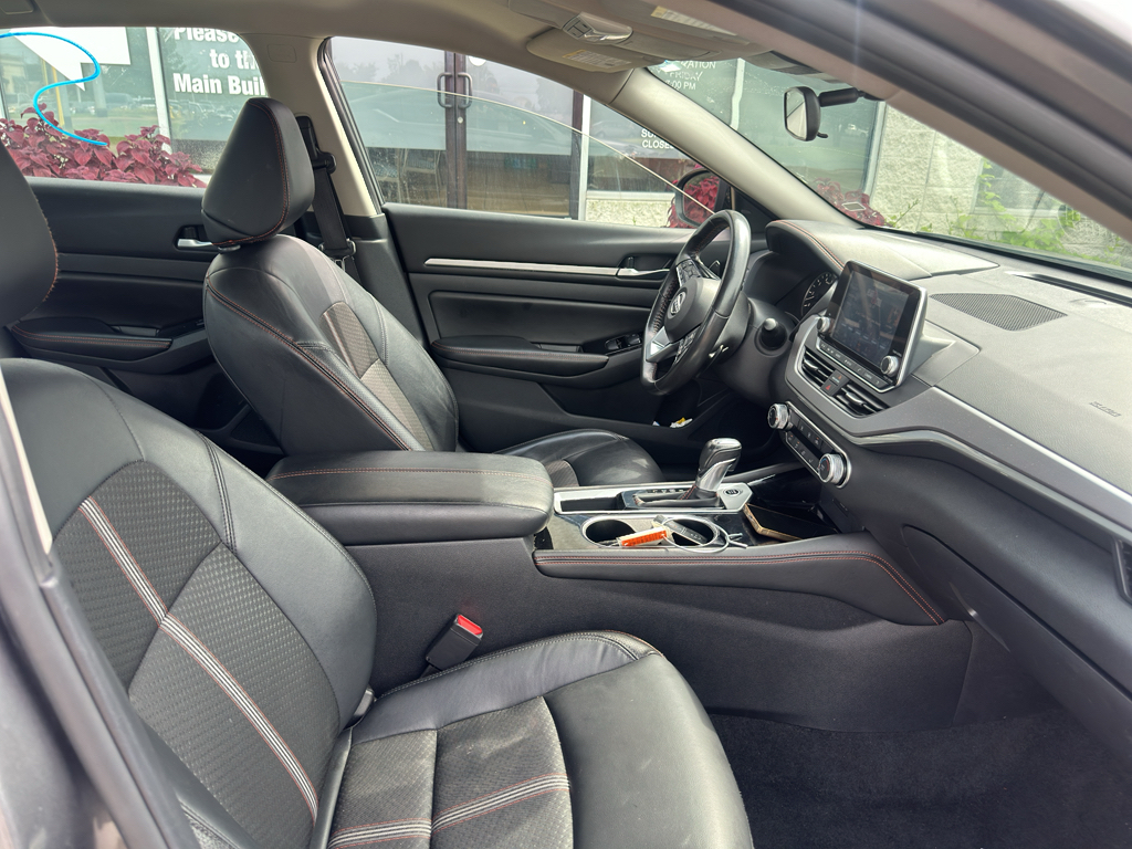 Used 2024 Nissan Altima Sedan