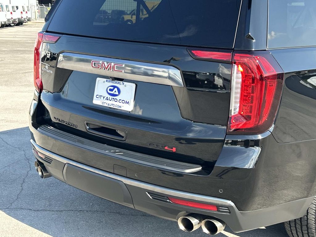 Vehicle photo 13