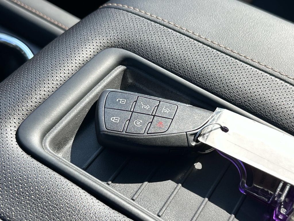 Vehicle photo 42
