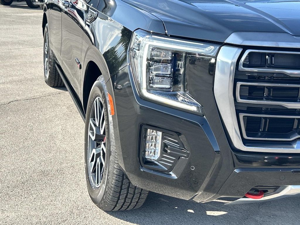 Vehicle photo 11