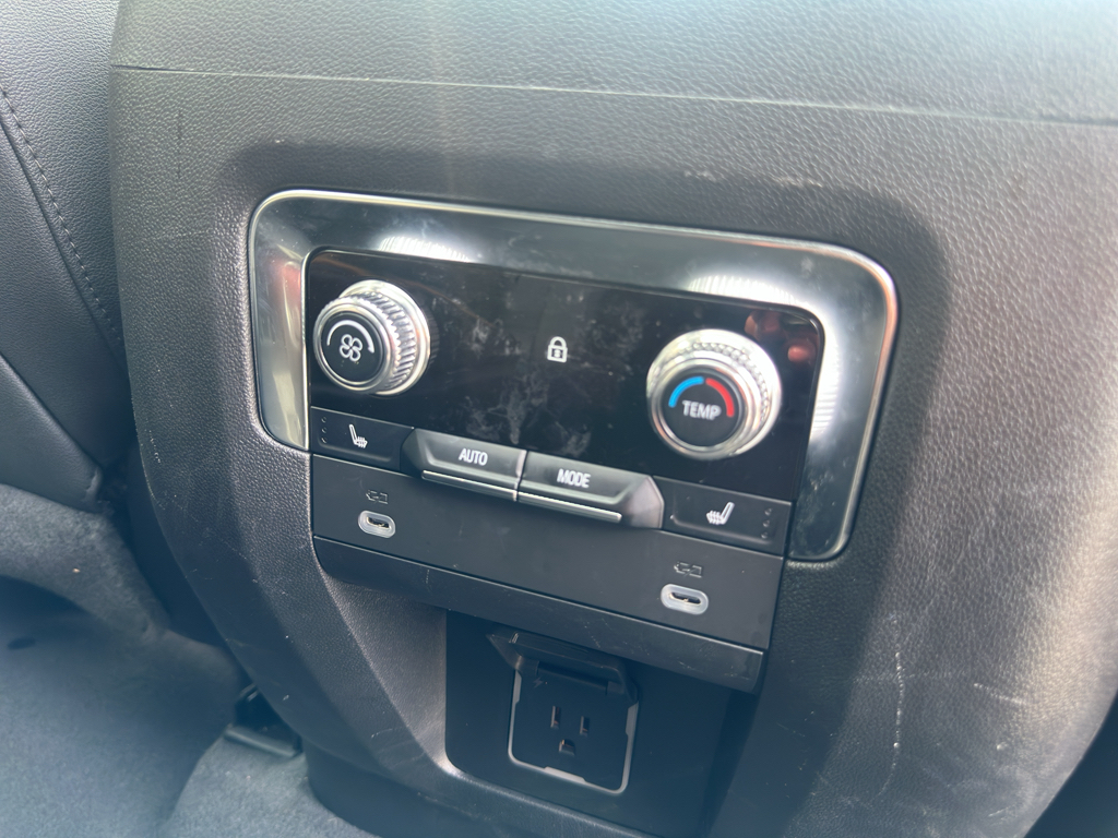 Used 2024 GMC Yukon XL SUV