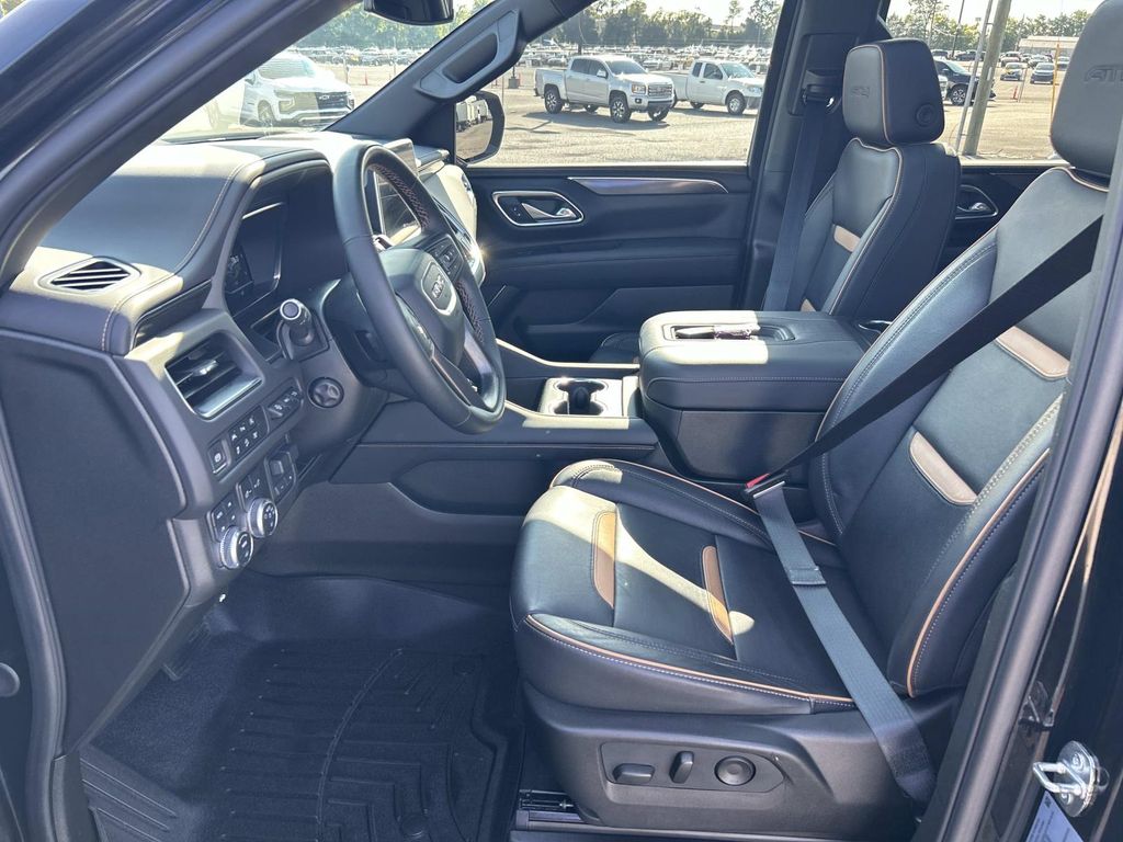 Vehicle photo 31
