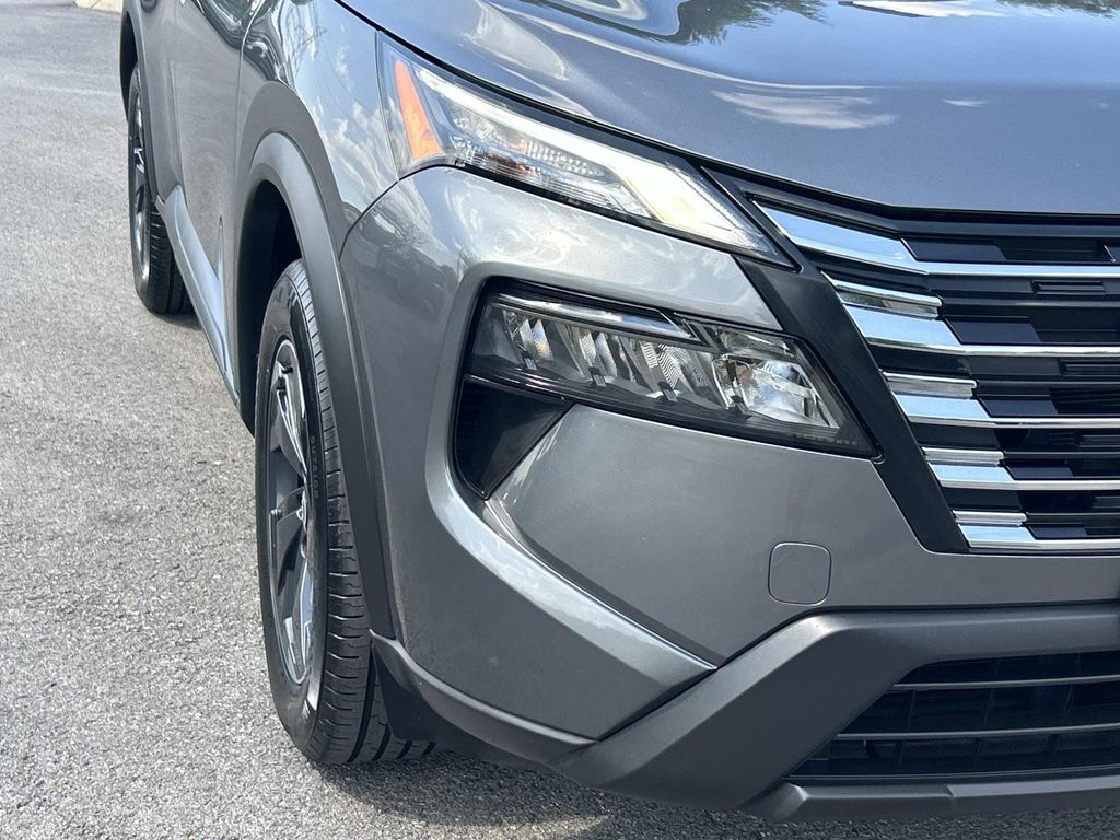 Vehicle photo 11