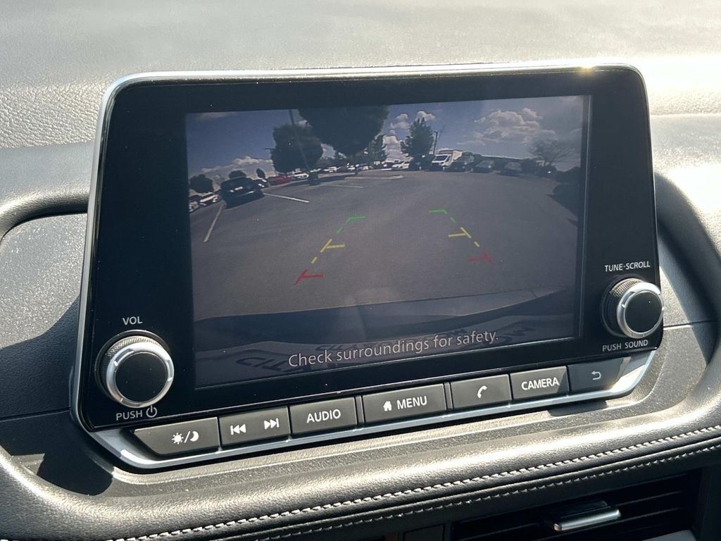 Vehicle photo 32