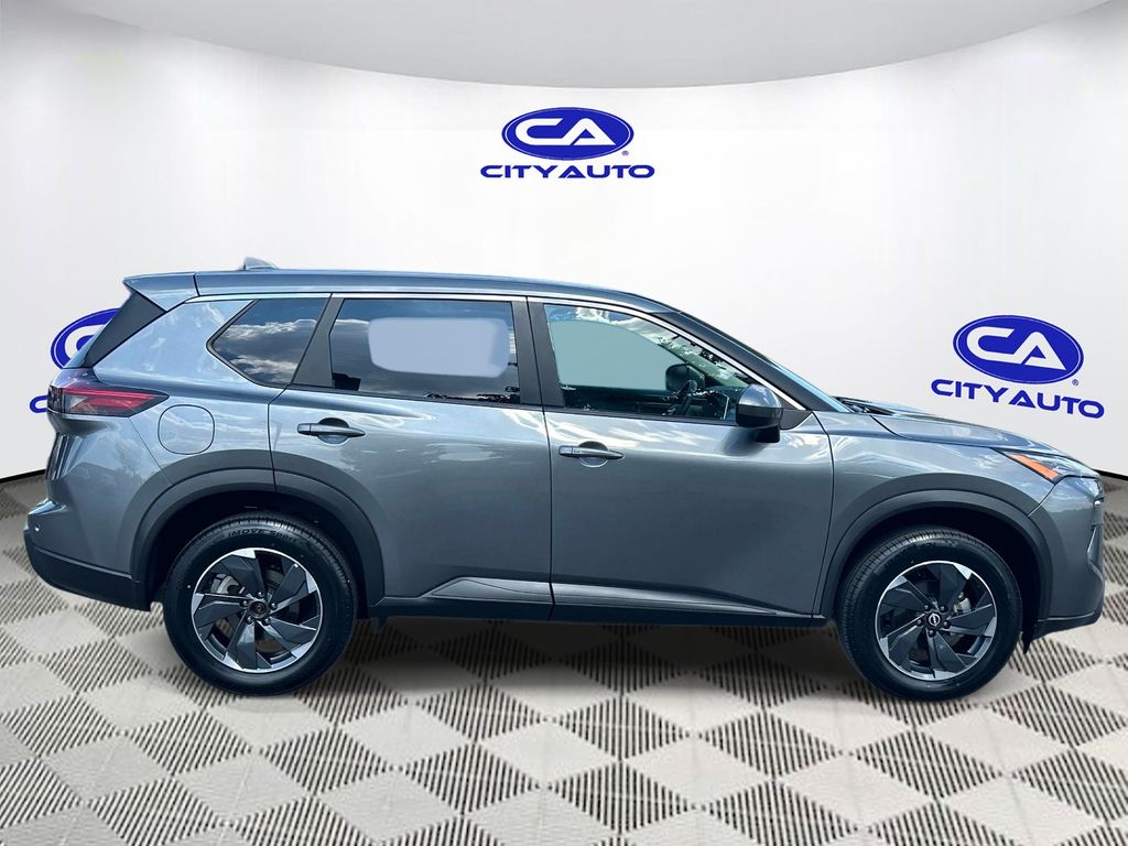 Vehicle photo 2
