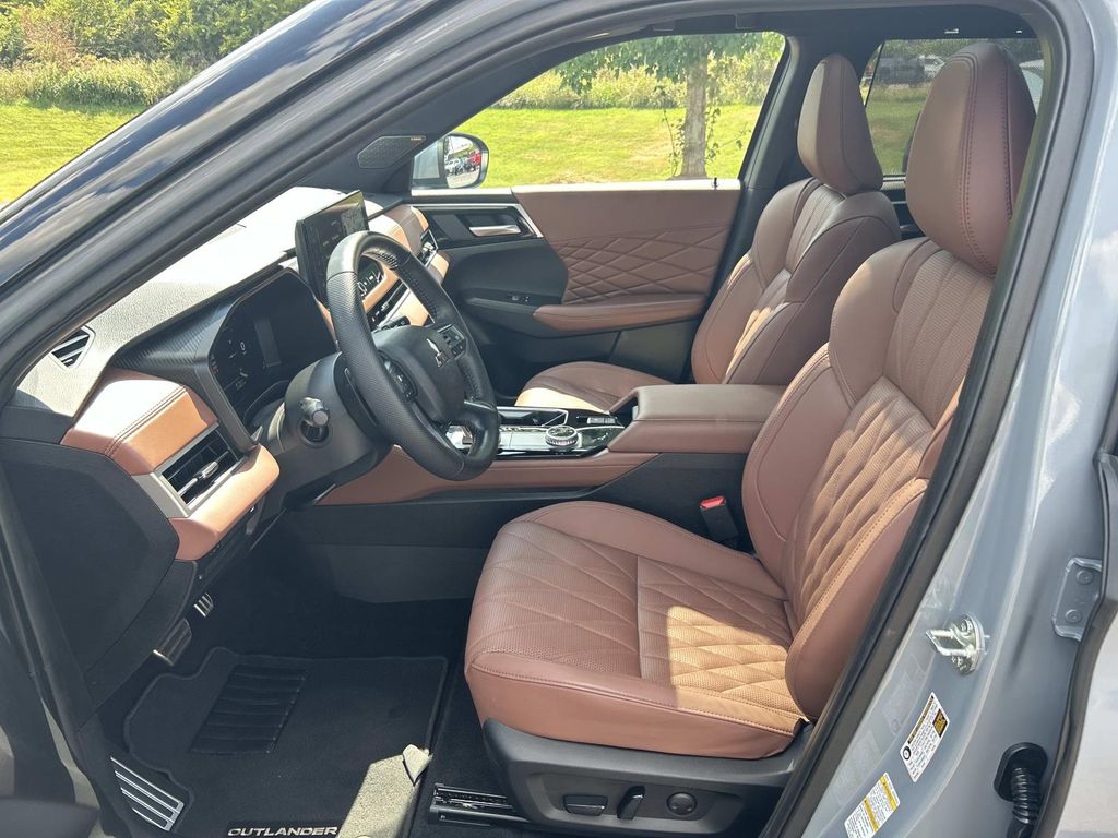 Used 2025 Mitsubishi Outlander SUV