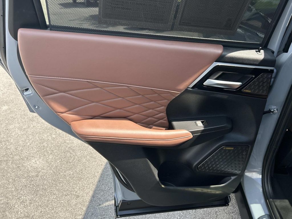 Used 2025 Mitsubishi Outlander SUV