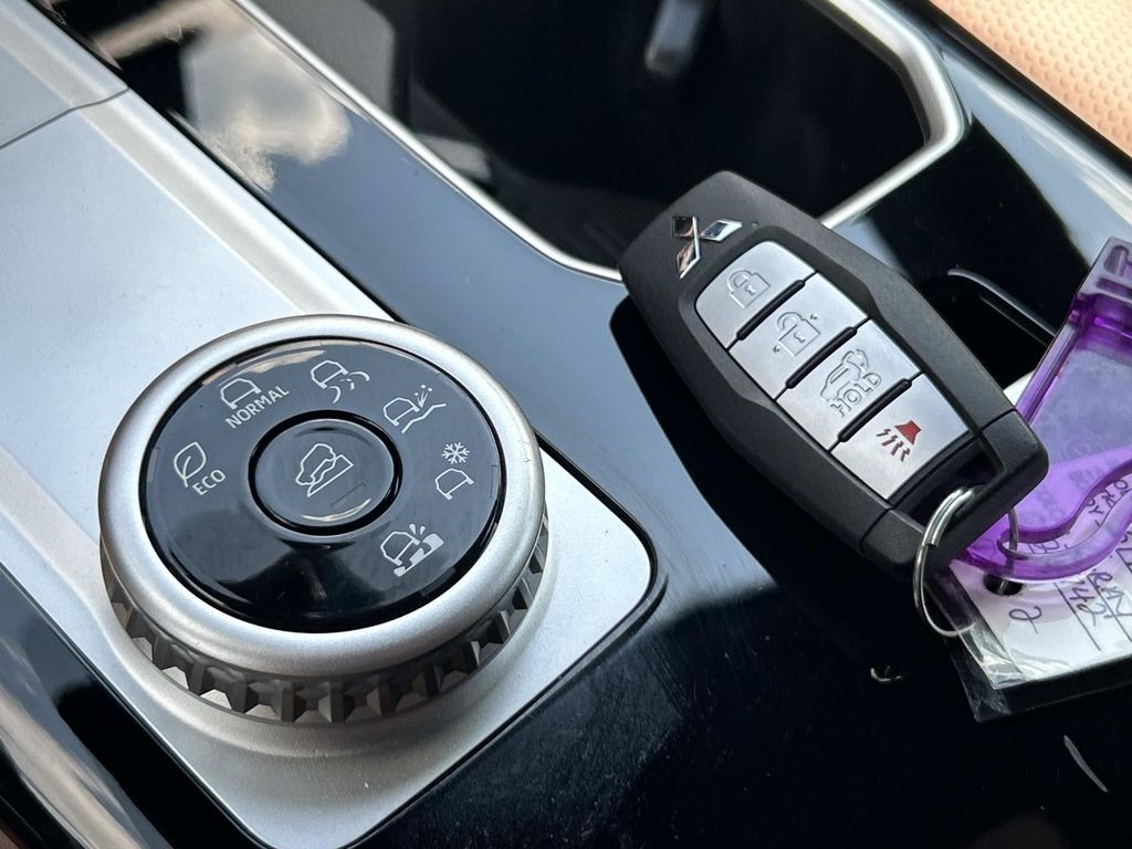 Used 2025 Mitsubishi Outlander SUV
