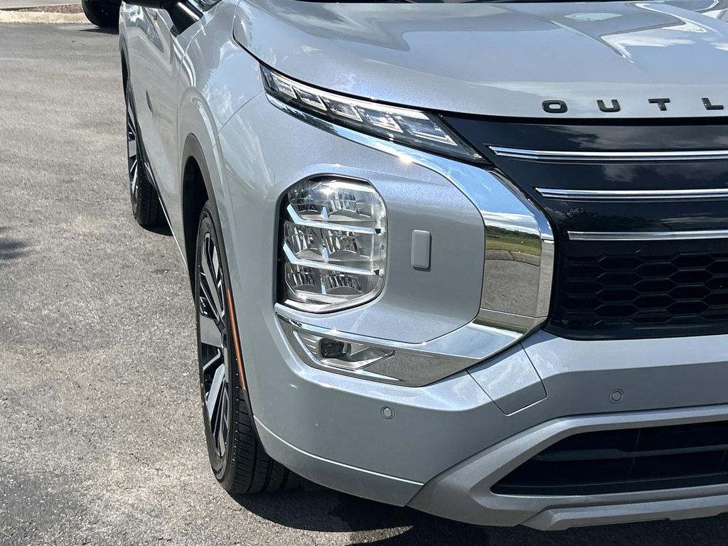 Used 2025 Mitsubishi Outlander SUV