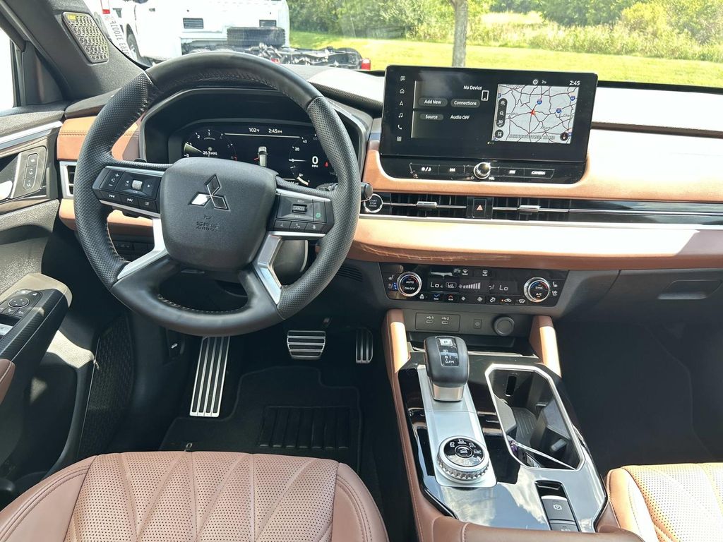 Used 2025 Mitsubishi Outlander SUV