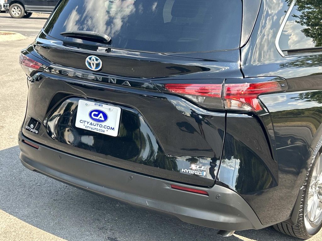 Used 2022 Toyota Sienna Van