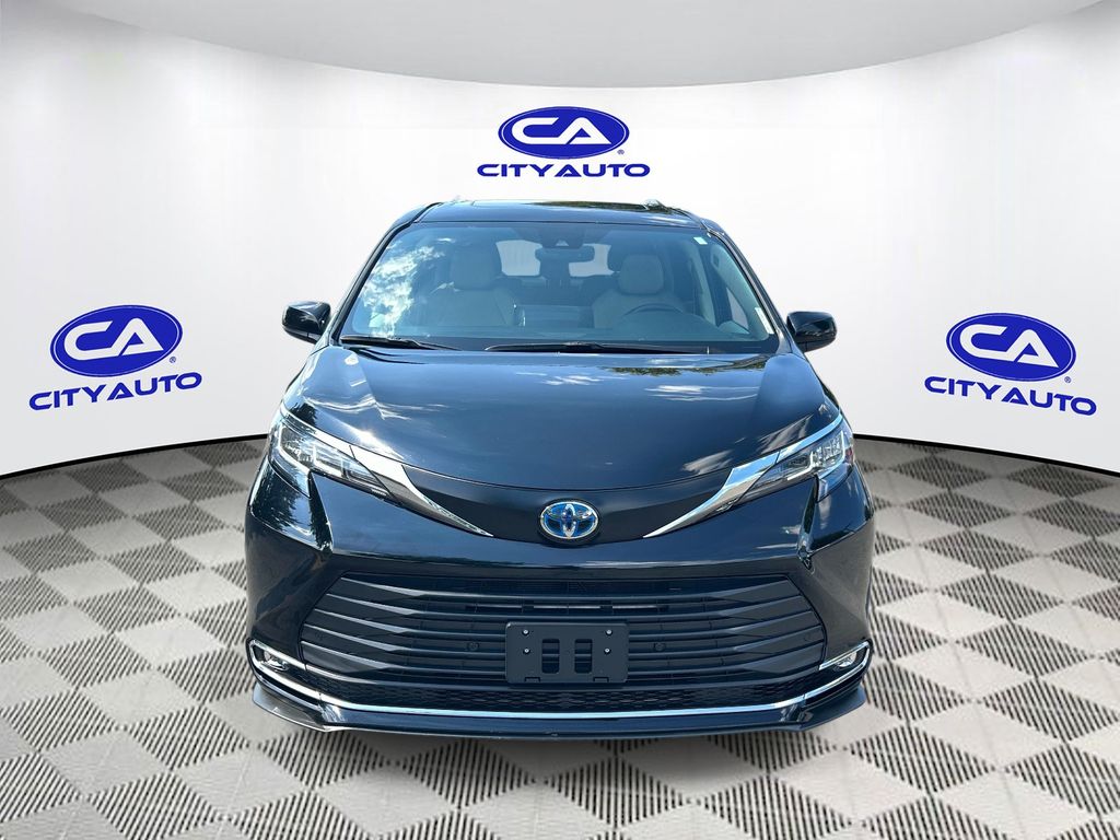 Used 2022 Toyota Sienna Van