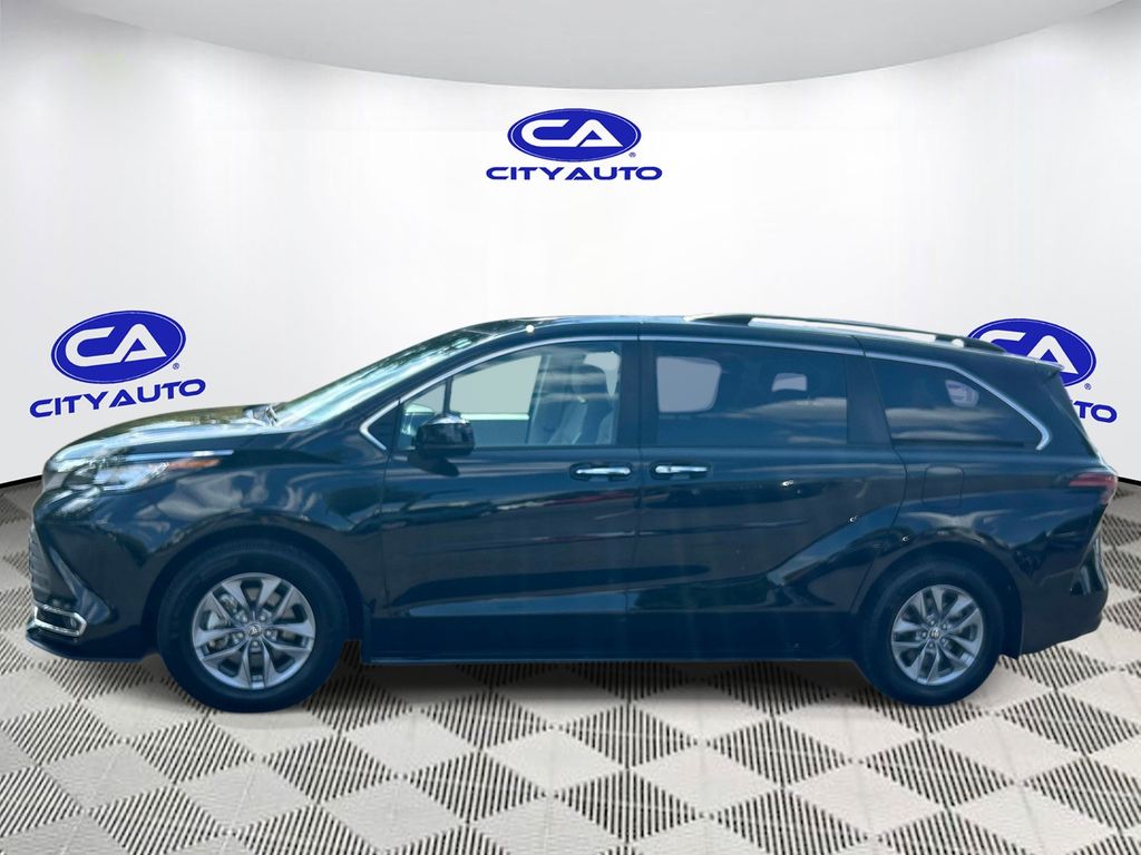 Used 2022 Toyota Sienna Van