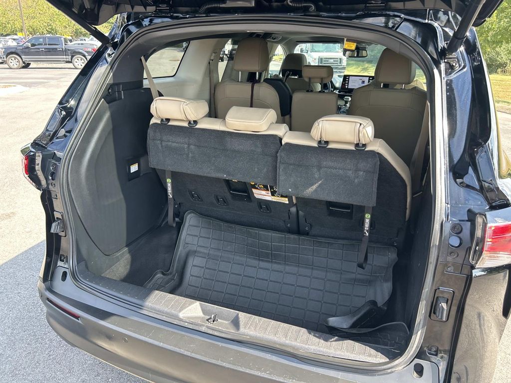 Used 2022 Toyota Sienna Van