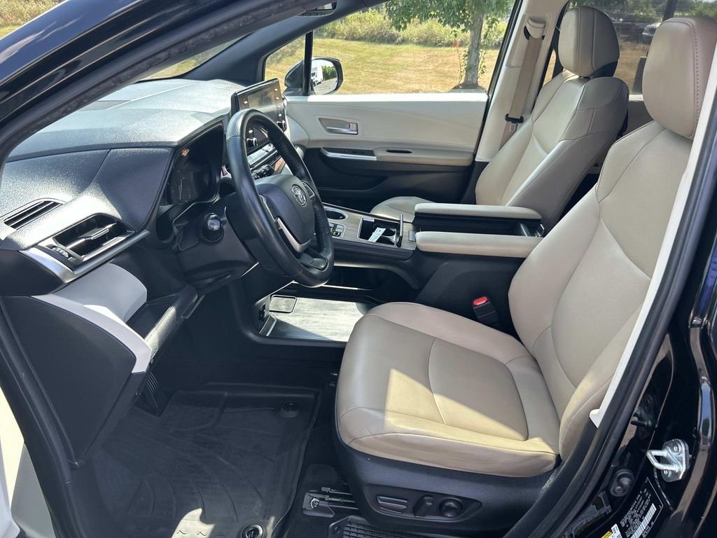 Used 2022 Toyota Sienna Van