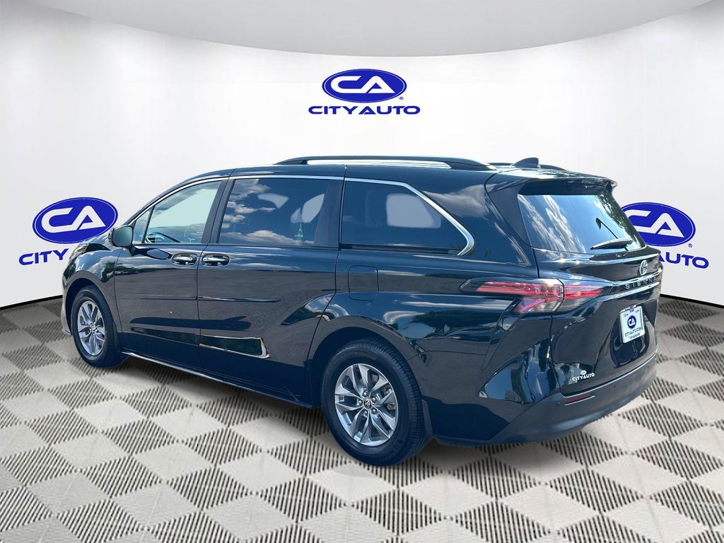 Used 2022 Toyota Sienna Van