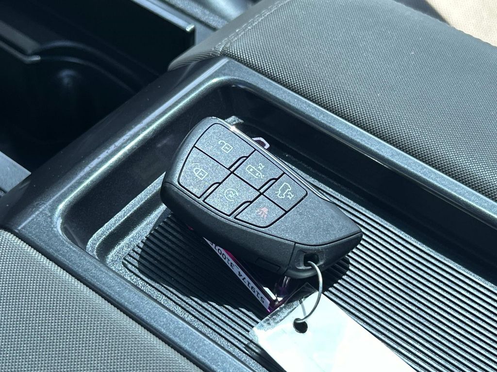 Vehicle photo 41
