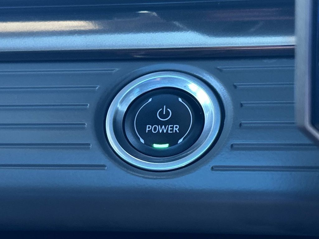 Vehicle photo 44