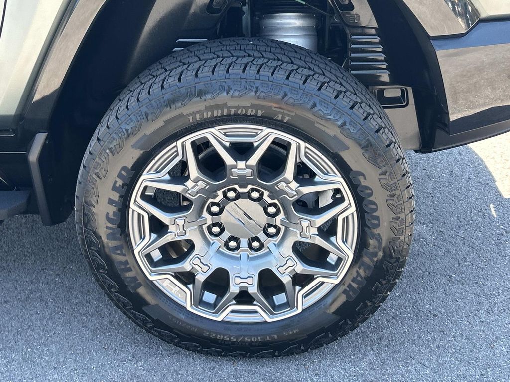 Vehicle photo 16