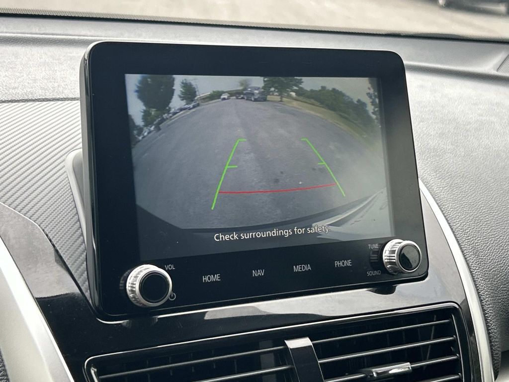 Vehicle photo 30