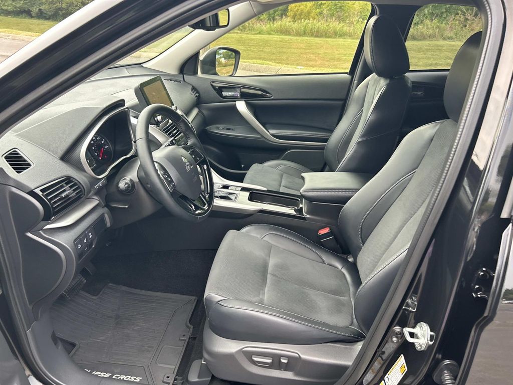 Vehicle photo 27