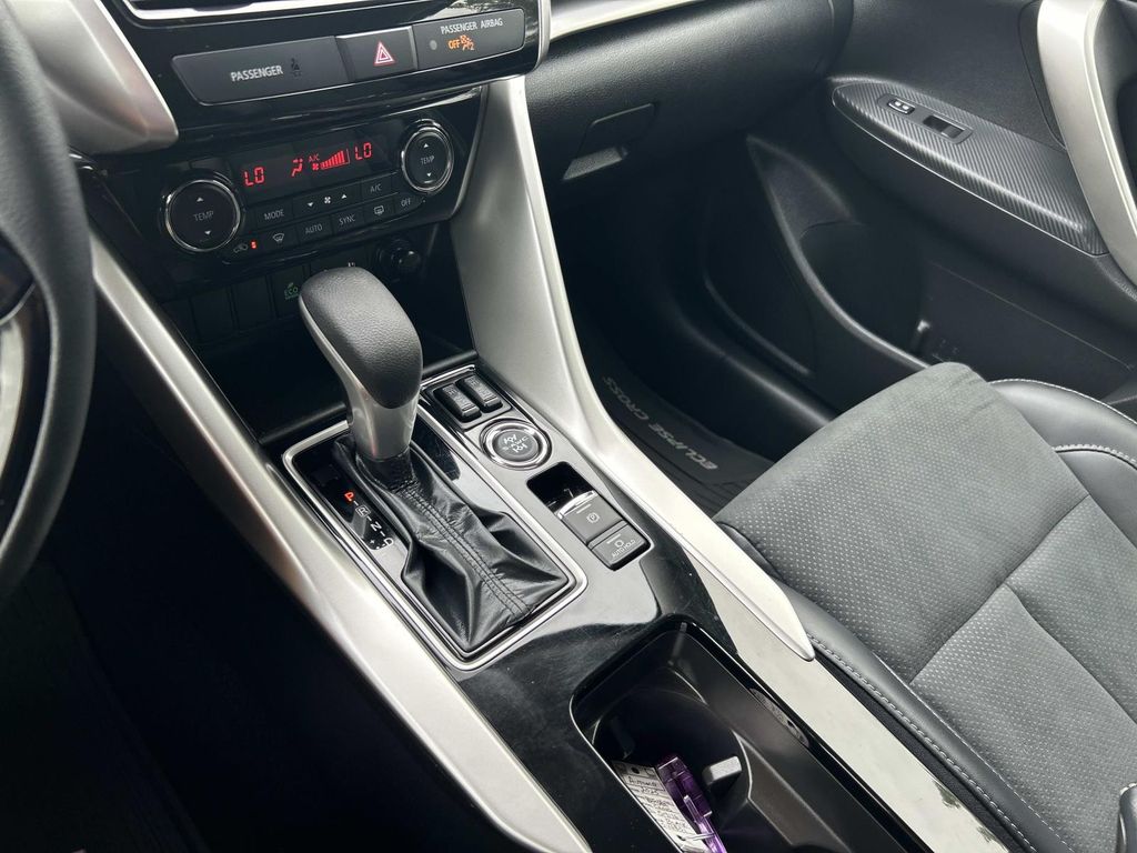 Vehicle photo 31