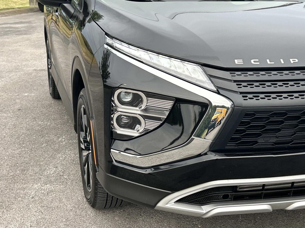 Vehicle photo 11