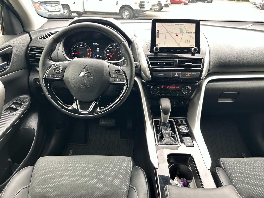 Vehicle photo 22
