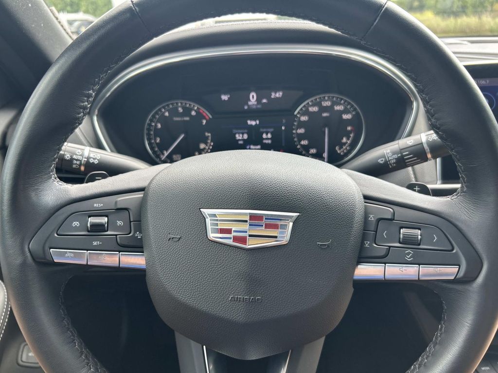 Vehicle photo 34