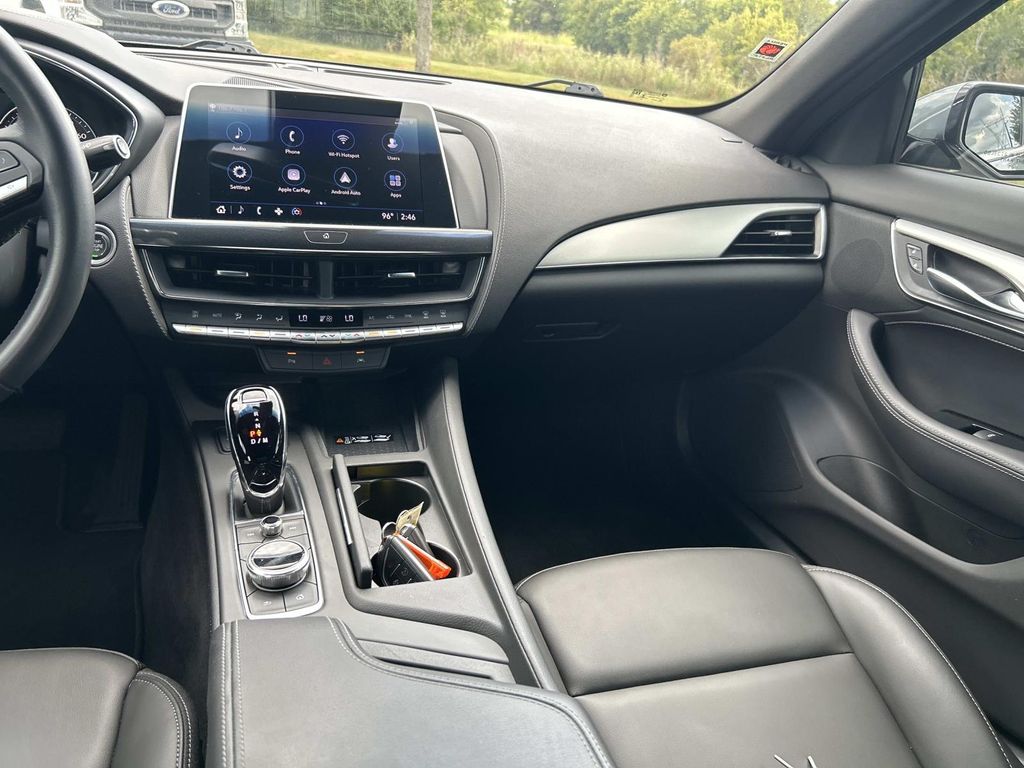 Vehicle photo 22