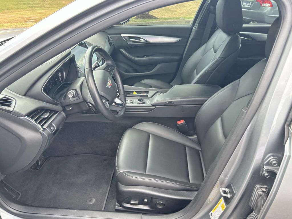Vehicle photo 27