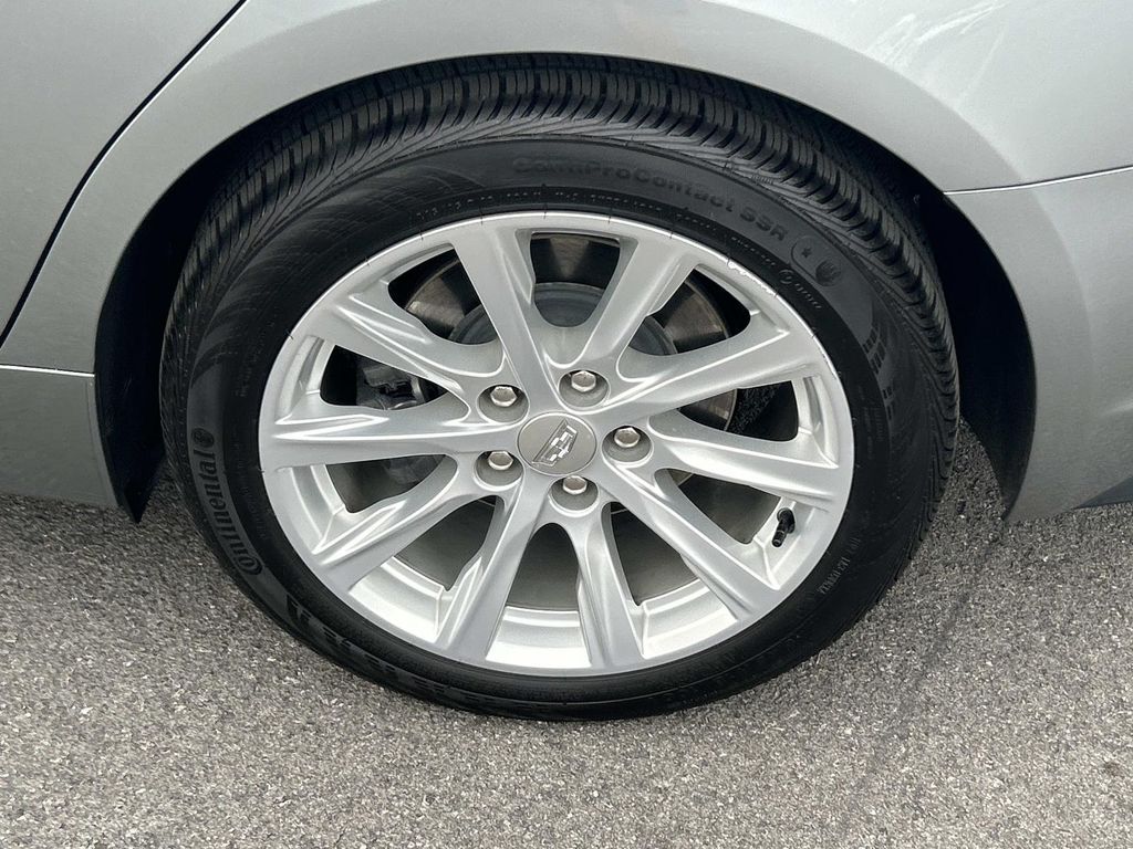 Vehicle photo 16