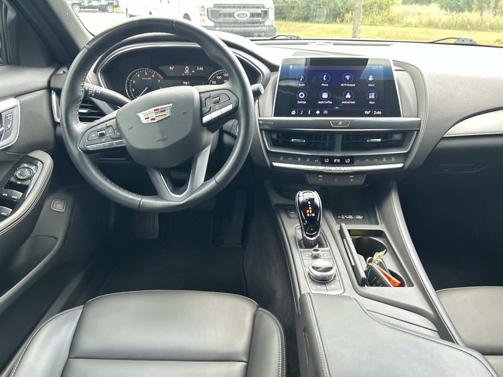 Vehicle photo 20