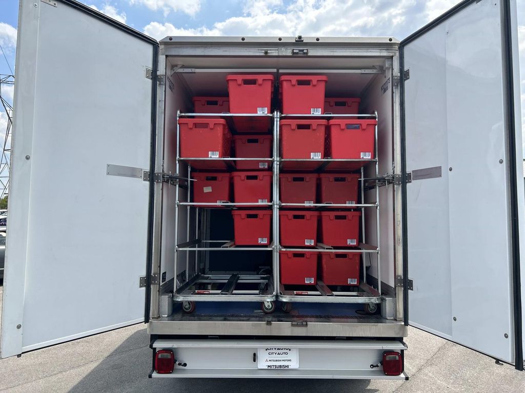Vehicle photo 20