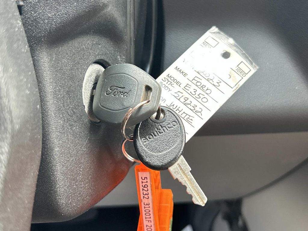 Vehicle photo 44