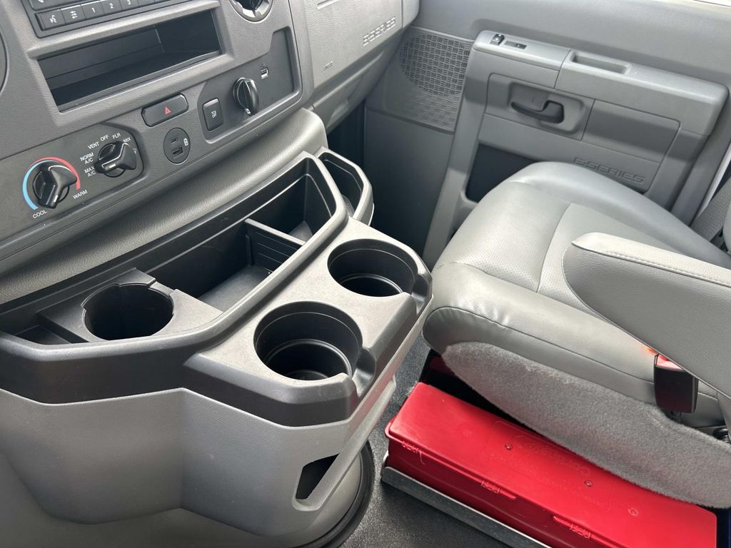 Vehicle photo 40