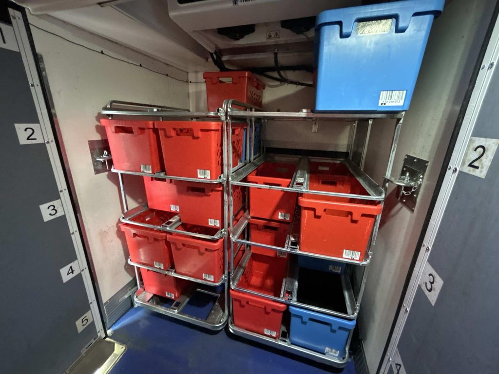 Vehicle photo 31