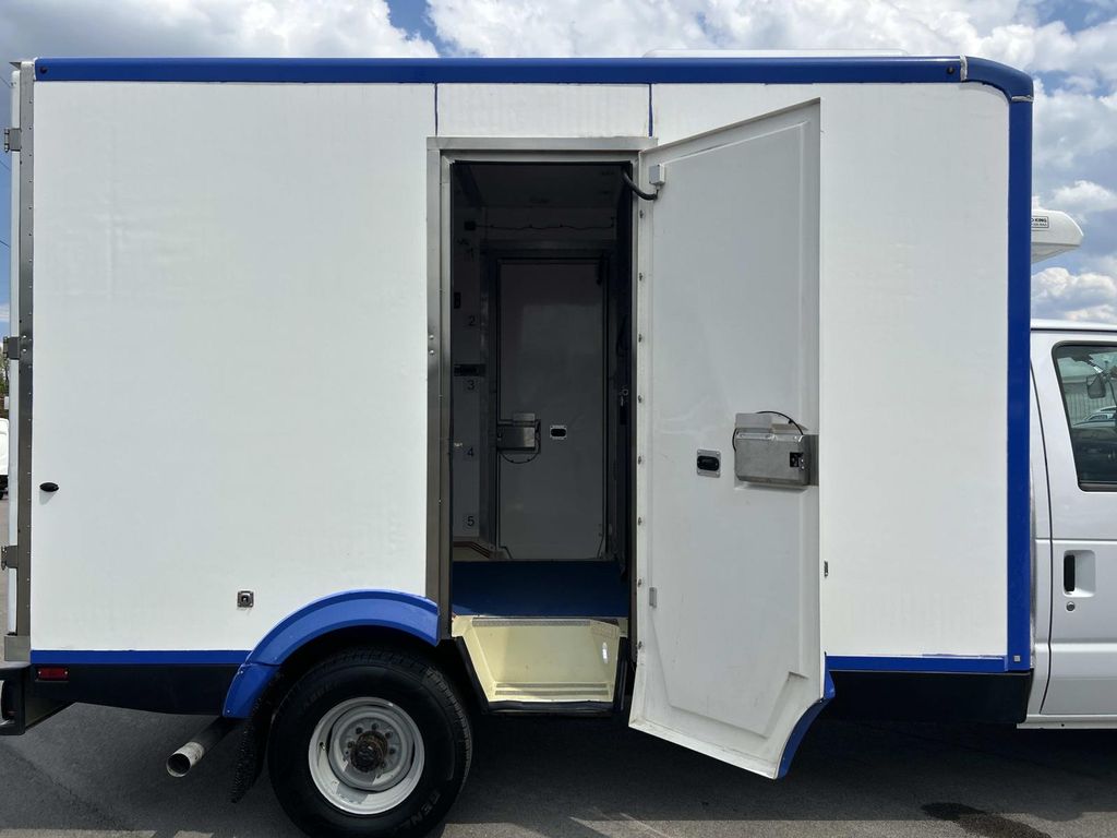 Vehicle photo 24