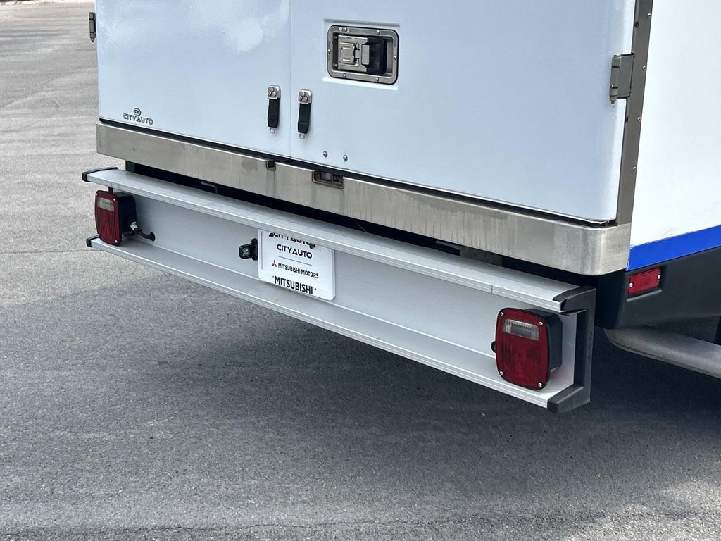 Vehicle photo 16