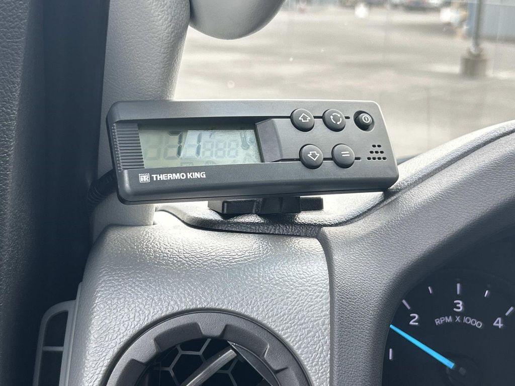 Vehicle photo 43