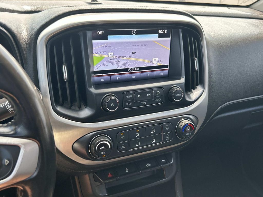 Vehicle photo 29