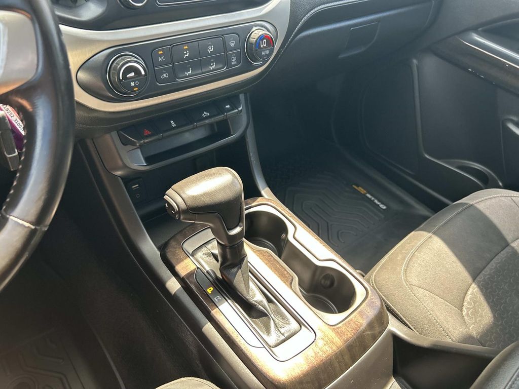 Vehicle photo 31